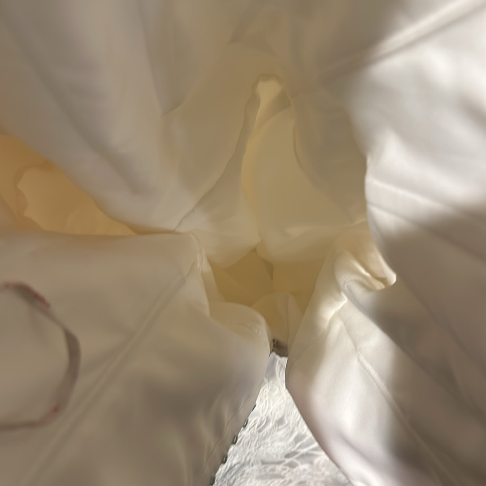 STUNNING D’Amour Bridal Gown Ivory guipure lace Strapless Floor Length Corset - Picture 11 of 12